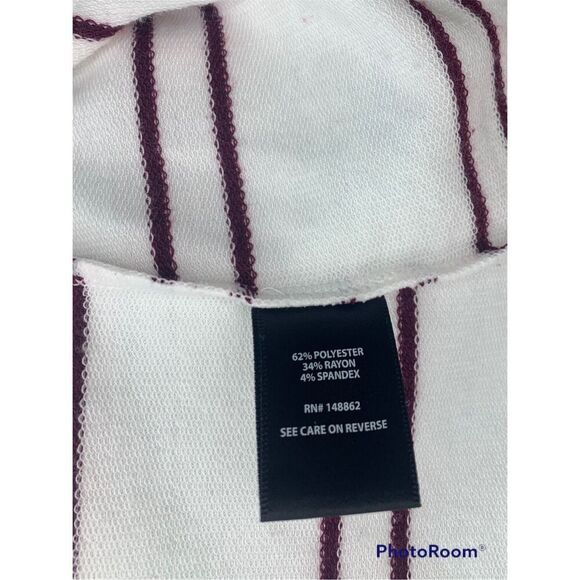 Torrid Women's White Purple Striped Off Shoulder Long Sleeve Active Top Size 4 - Picture 5 of 5